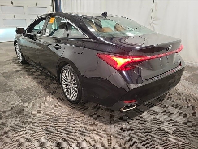 2020 Toyota Avalon Limited Hybrid photo 3