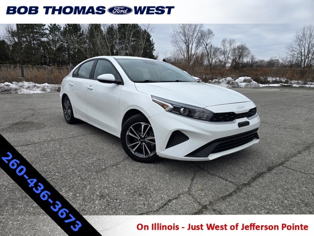 2023 Kia Forte LXS's photo