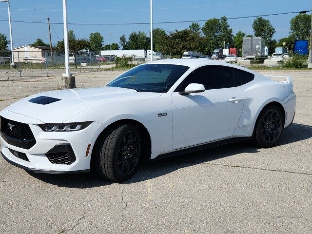 2024 Ford Mustang GT Premium photo 2