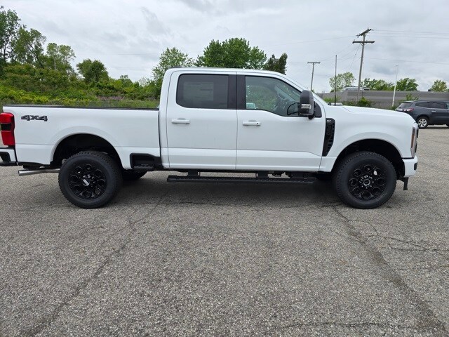 2025 Ford F-350 XLT photo 2