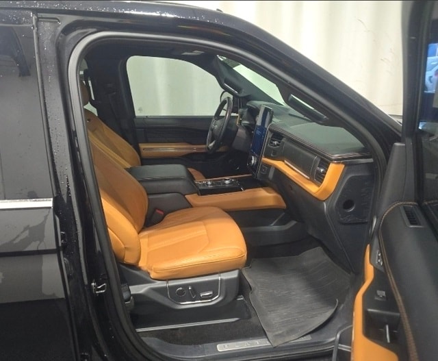 2022 Ford Expedition Platinum photo 3