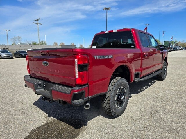 2025 Ford F-350 XLT photo 3