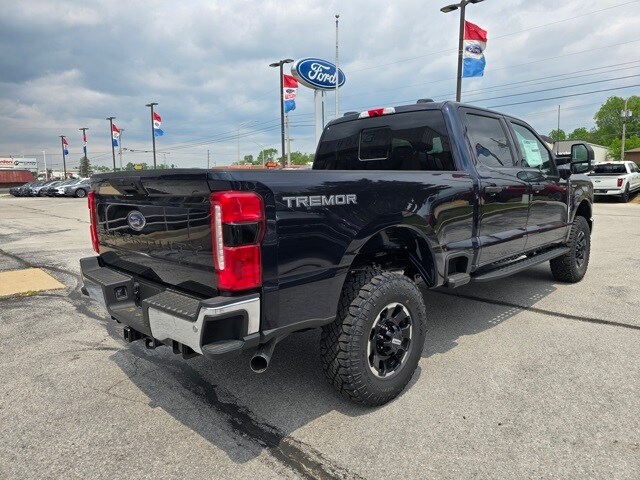 2025 Ford F-350 XLT photo 3