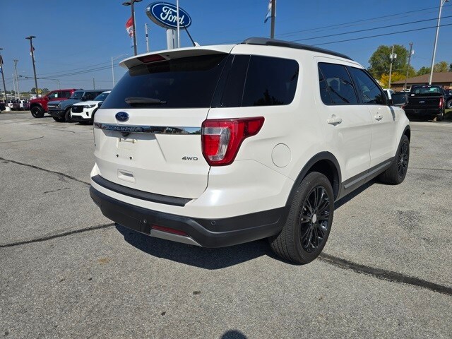 2019 Ford Explorer XLT photo 2