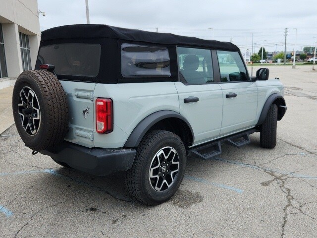 2022 Ford Bronco Base photo 4