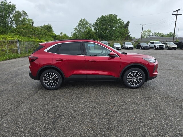 2025 Ford Escape Base photo 2
