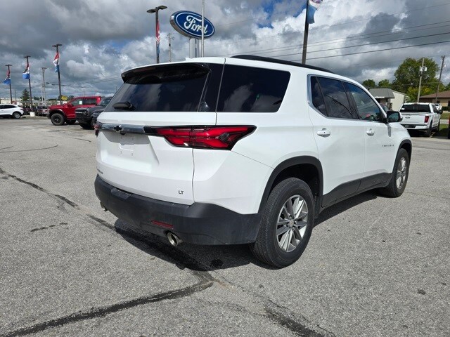 2023 Chevrolet Traverse photo 2