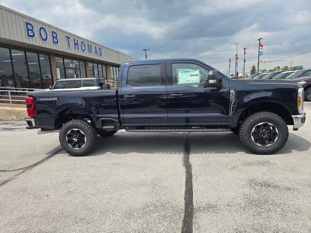 2025 Ford F-350 XLT photo 2