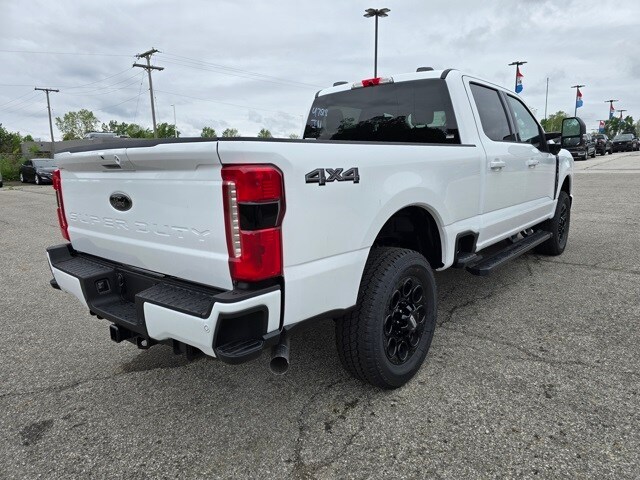 2025 Ford F-350 XLT photo 3