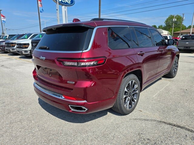2021 Jeep Grand Cherokee Overland photo 3