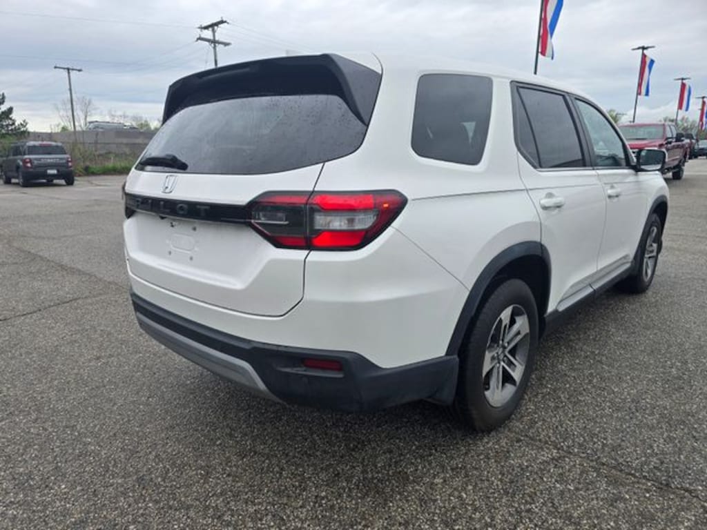Used 2025 Honda Pilot EX-L SUV