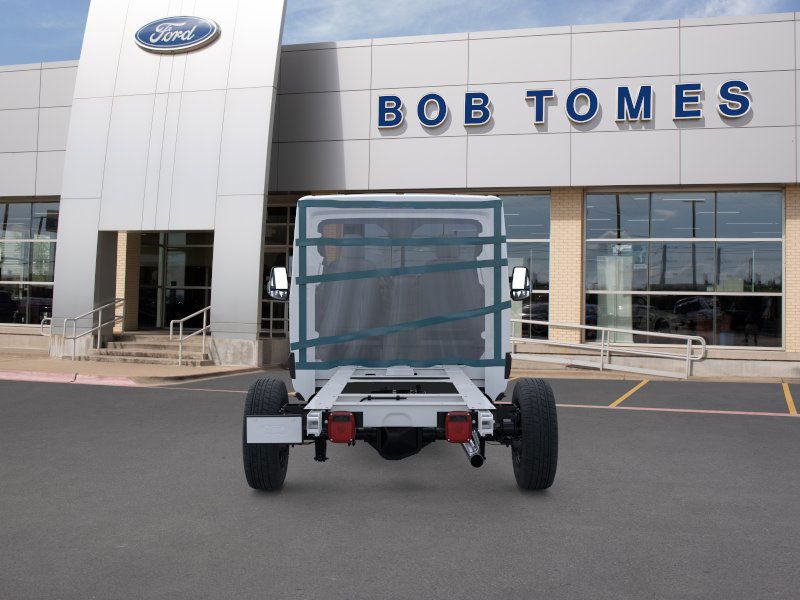 2025 Ford Transit Cutaway Base - Photo 14