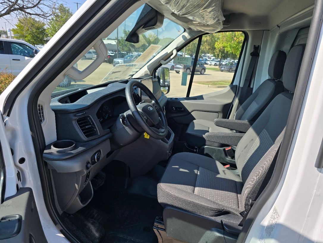 2025 Ford Transit Cutaway Base - Photo 8