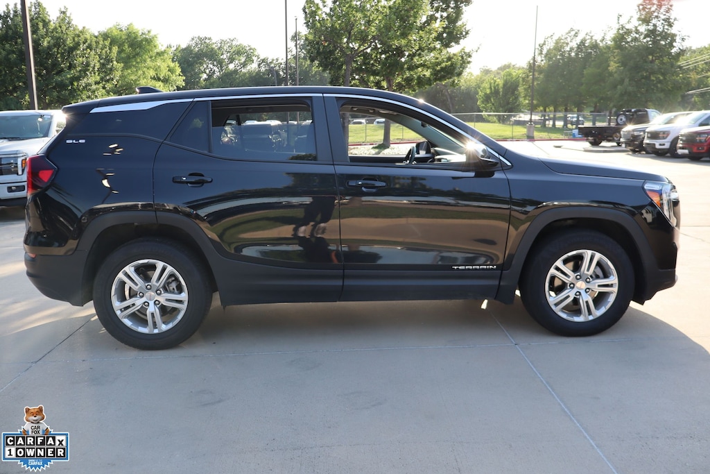 Used 2024 GMC Terrain SLE SUV