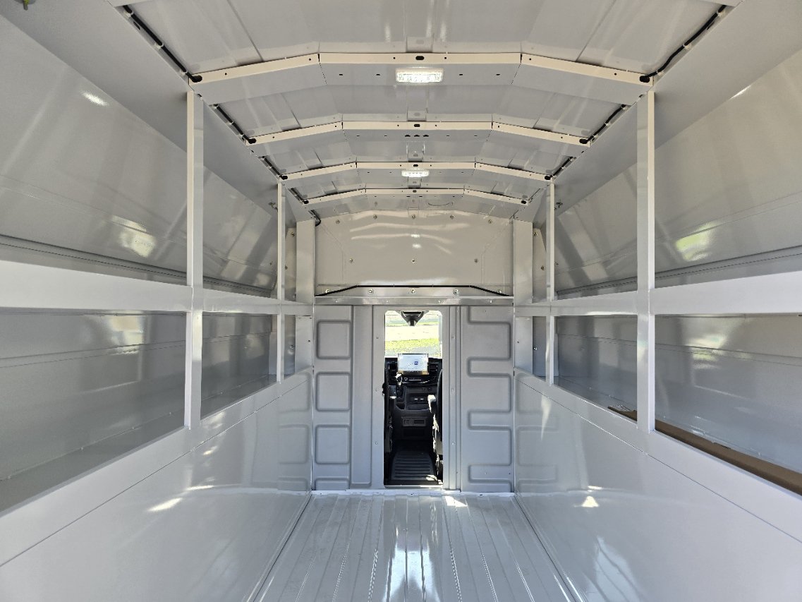 2025 Ford Transit Cutaway Base - Photo 6