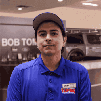 Staff member Andre Farias from ID_63f8f9