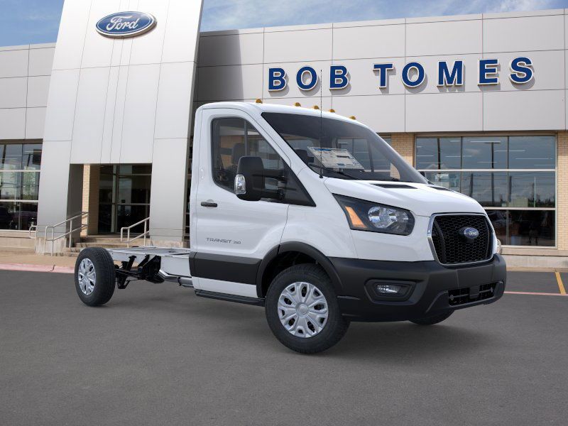 2025 Ford Transit Cutaway Base - Photo 15