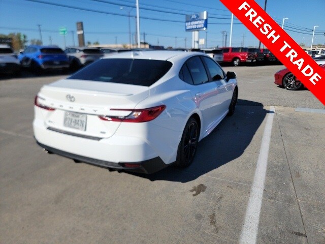 2025 Toyota Camry SE photo 4