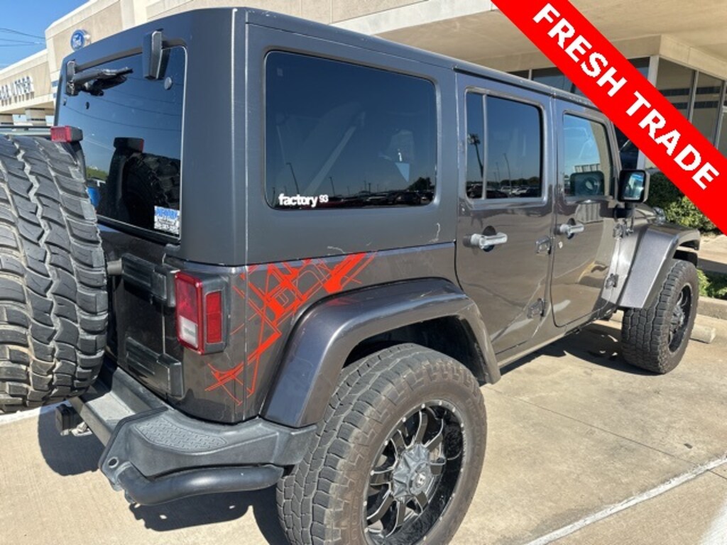Used 2016 Jeep Wrangler Unlimited Sahara SUV