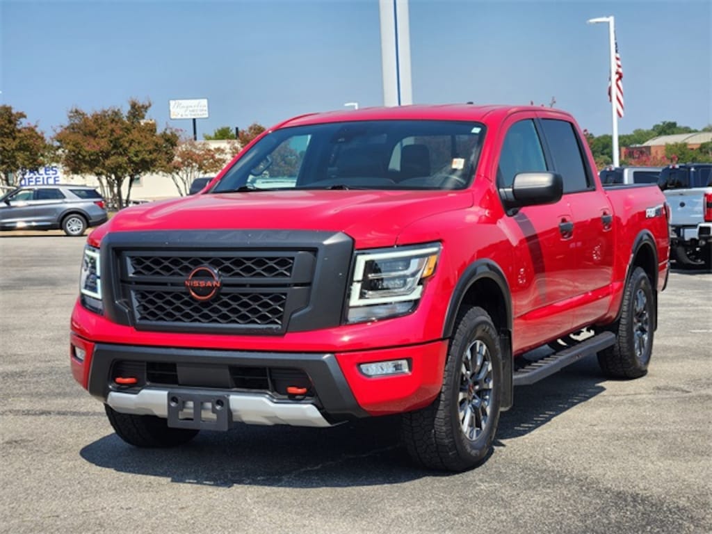Used 2023 Nissan Titan PRO-4X Truck Crew Cab