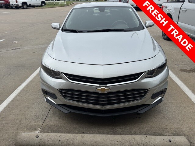 2018 Chevrolet Malibu 1LT photo 2