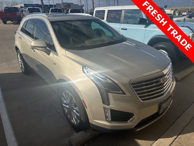 2017 Cadillac XT5 Platinum's photo