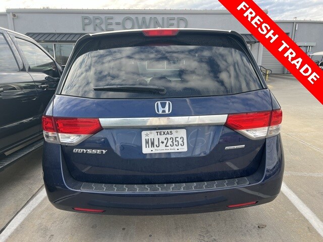 2016 Honda Odyssey SE photo 3