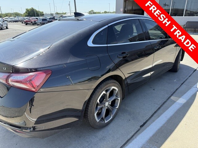 2022 Chevrolet Malibu 1LT photo 3