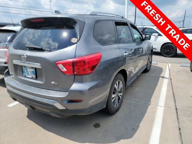 2020 Nissan Pathfinder SL photo 3