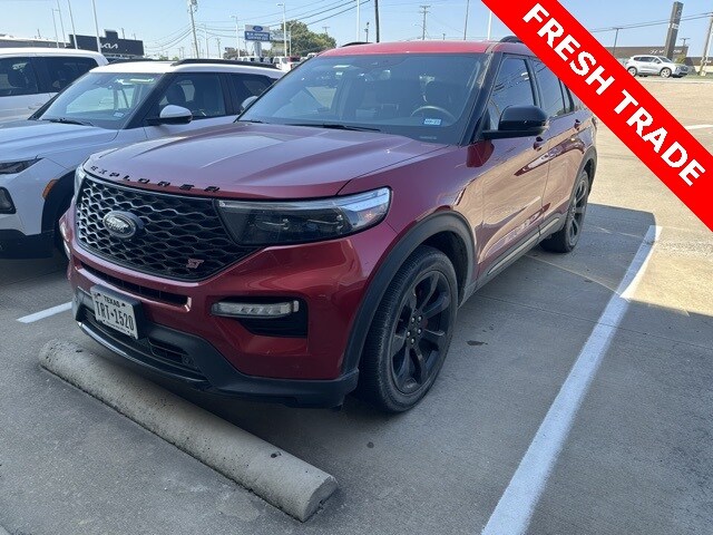 2023 Ford Explorer ST photo 2