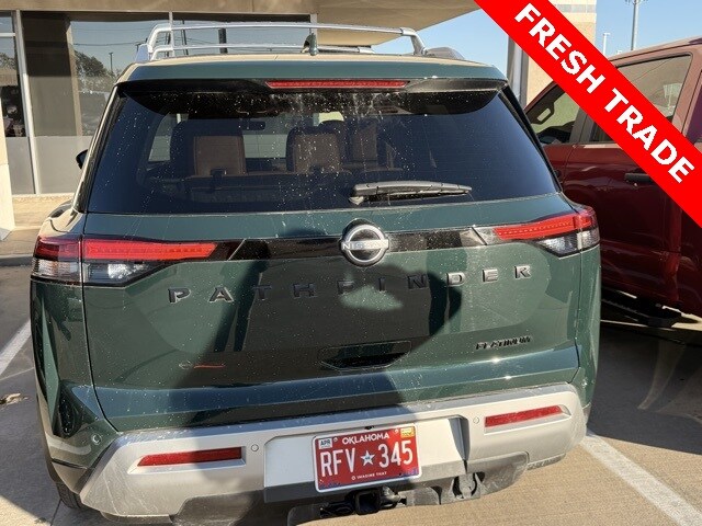 2025 Nissan Pathfinder Platinum photo 4