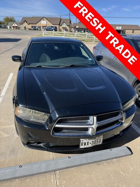 2014 Dodge Charger SXT photo 2