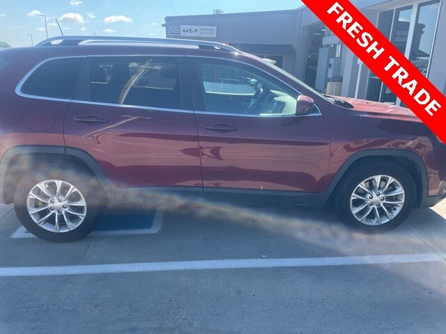 2019 Jeep Cherokee Latitude photo 3