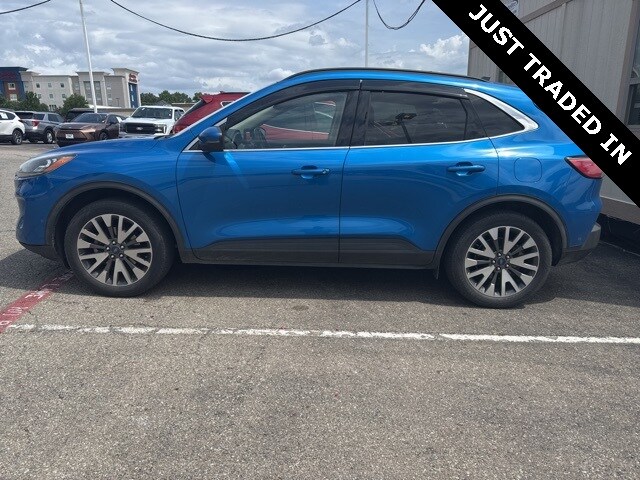 2020 Ford Escape Titanium photo 2