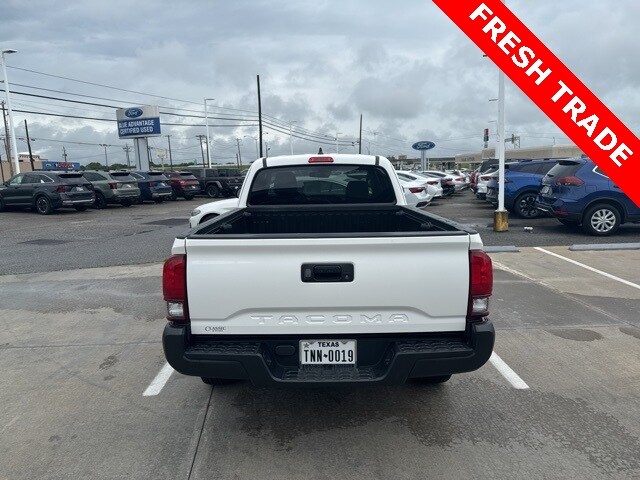 2022 Toyota Tacoma SR photo 4