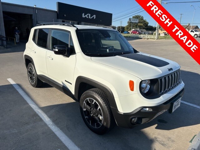 2023 Jeep Renegade Latitude photo 2