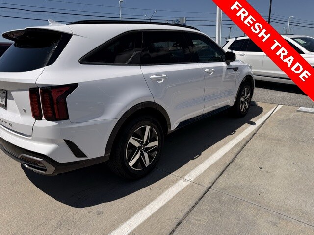 2021 Kia Sorento S photo 3