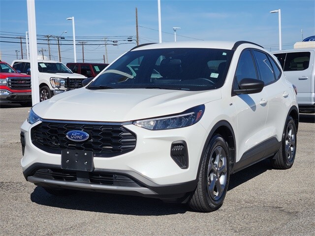 2025 Ford Escape ST-Line photo 2