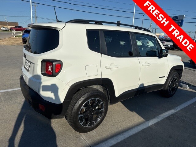 2023 Jeep Renegade Latitude photo 3