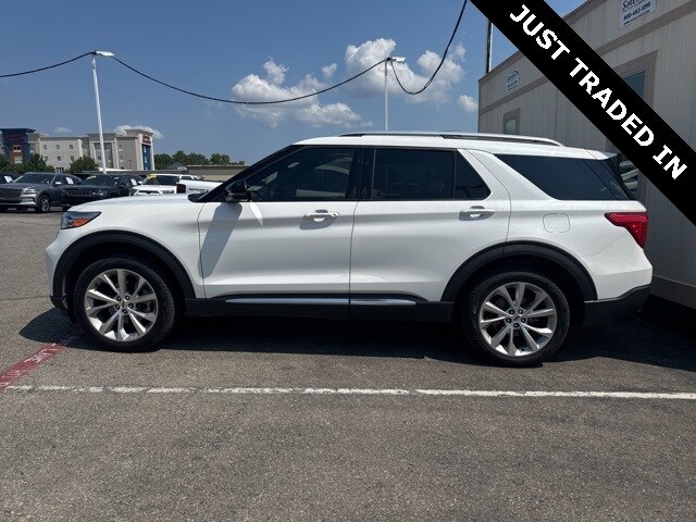 2022 Ford Explorer Platinum photo 2