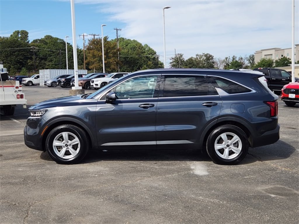 Used 2022 Kia Sorento LX SUV