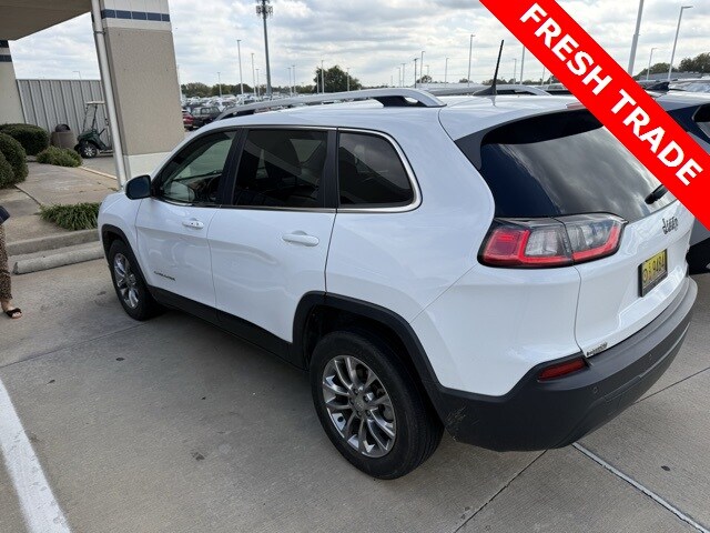 2021 Jeep Cherokee Latitude photo 2