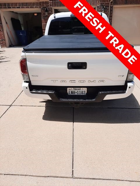2018 Toyota Tacoma Limited photo 2