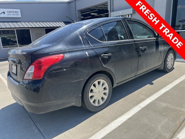 2015 Nissan Versa 1.6 S photo 4