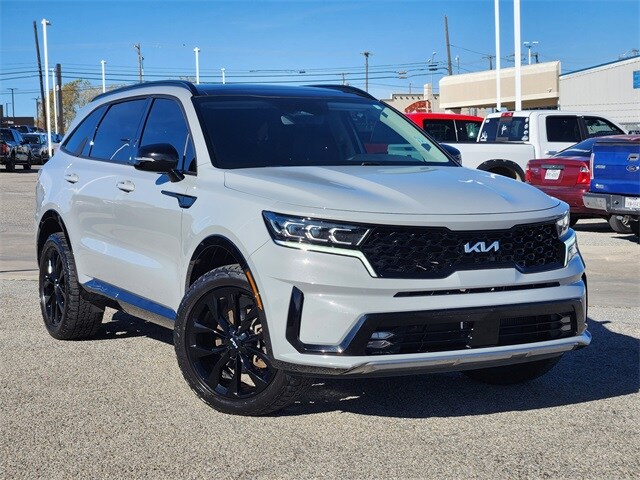 2022 Kia Sorento SX's photo