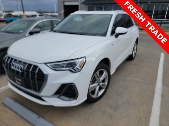 2019 Audi Q3 S Line Premium Plus's photo
