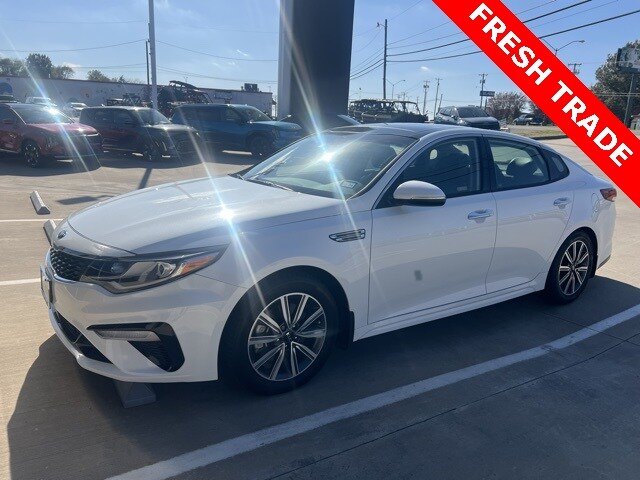 2019 Kia Optima EX photo 3