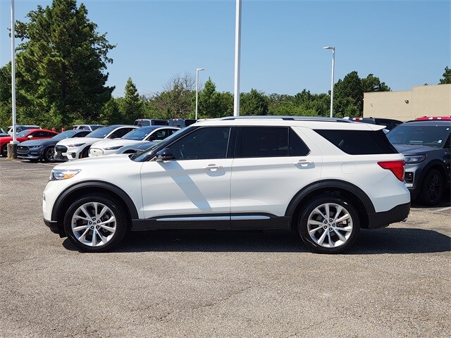 2022 Ford Explorer Platinum photo 3