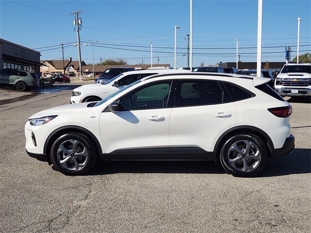 2025 Ford Escape ST-Line photo 3