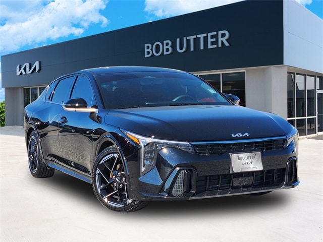 2025 Kia K4 GT-Line's photo